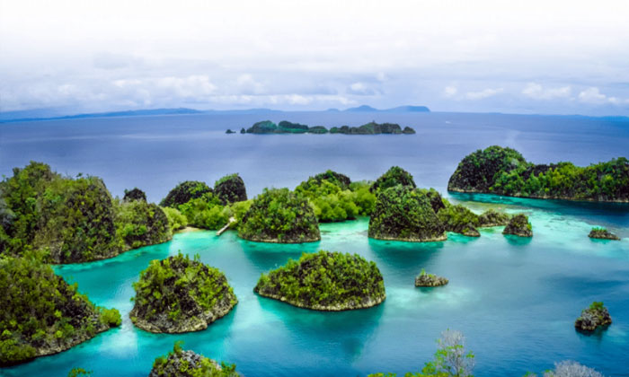 eksplorasi pantai raja ampat